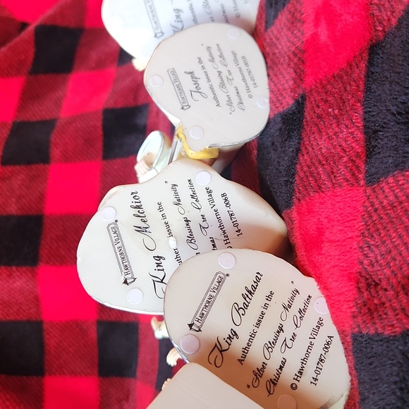 Hawthorne  Village, Christmas Holiday, Off-White Nativity Scene Set Decoration - Picture 12 of 16